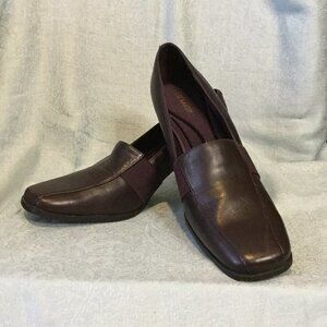 Liz Baker Leather Stacked Heel Pumps